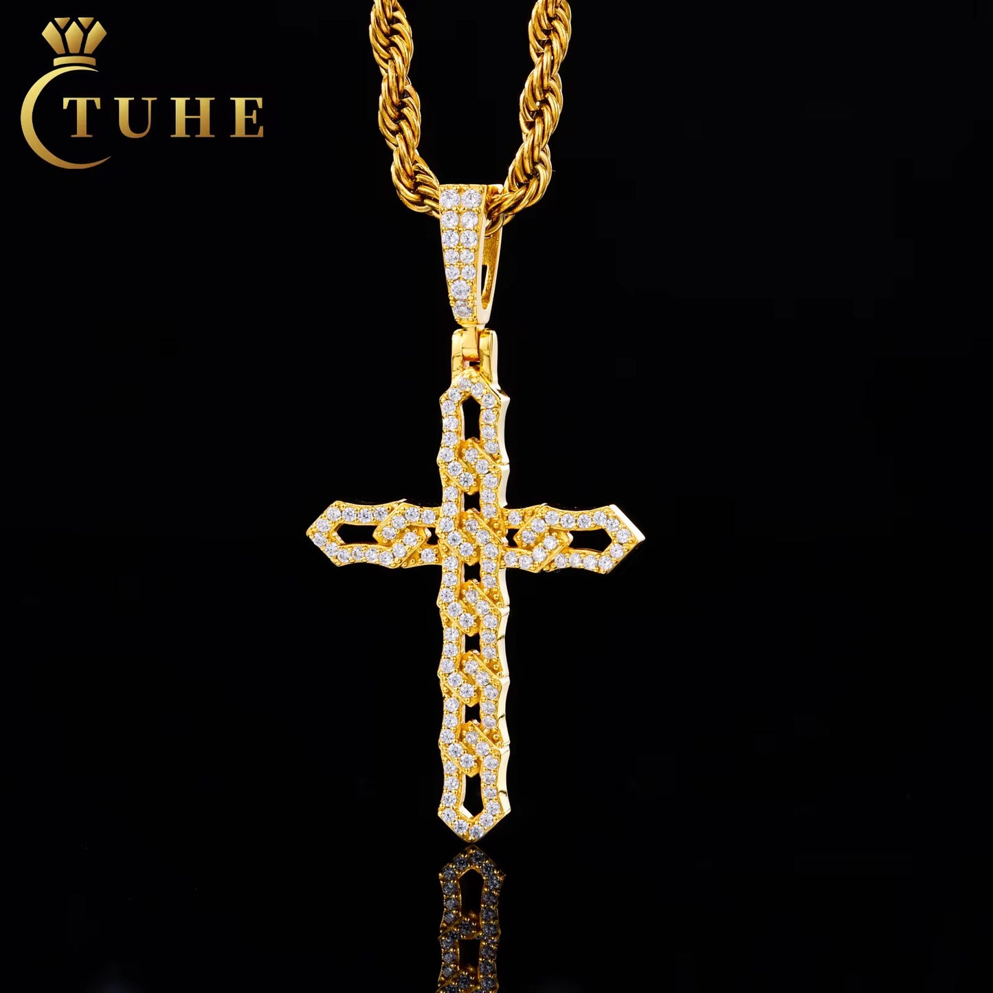 Valor Cross Pendant Gold