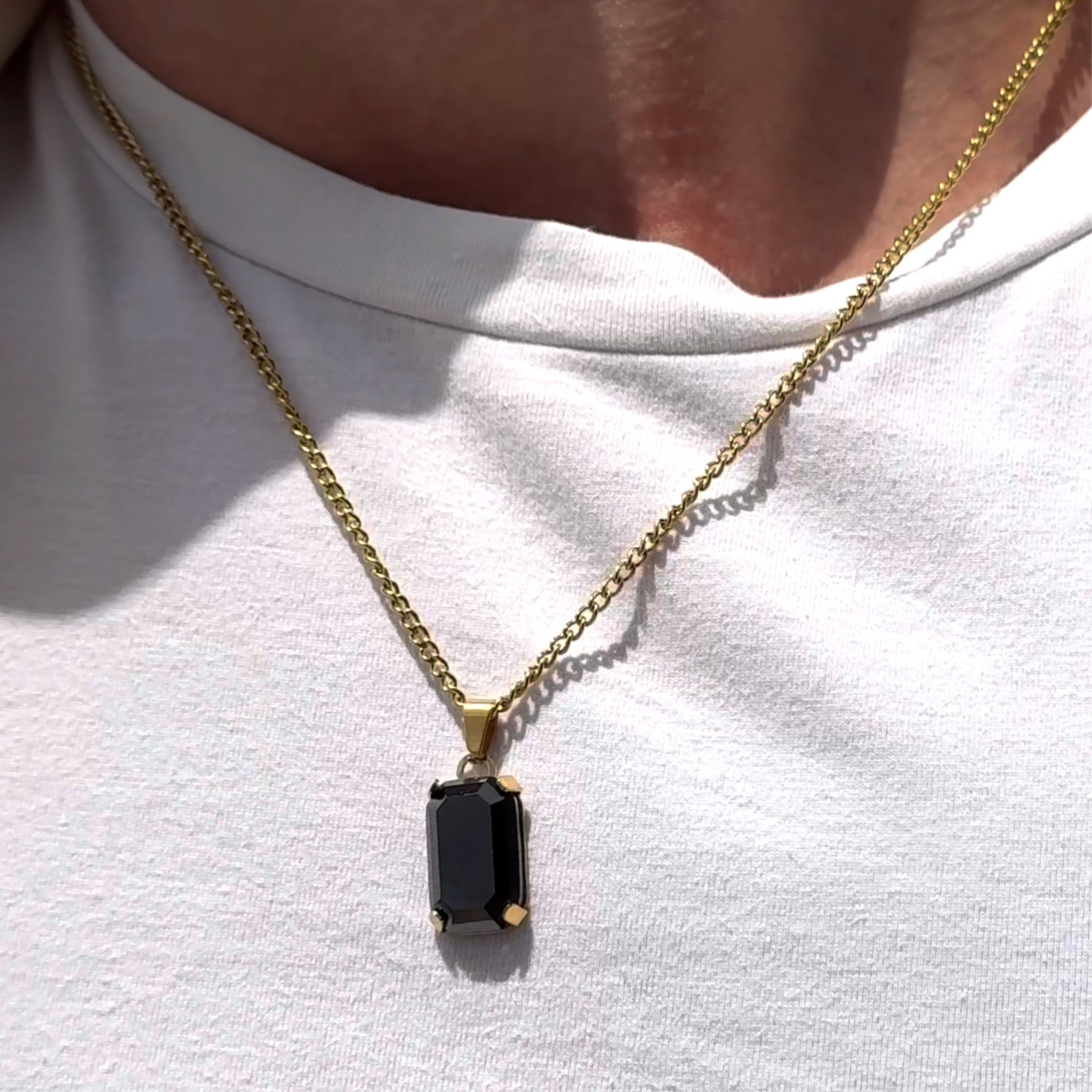 Void Chain Onyx Pendant Gold
