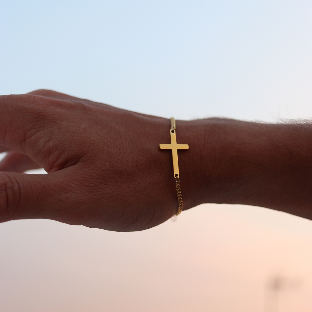 Cross Bracelet Gold