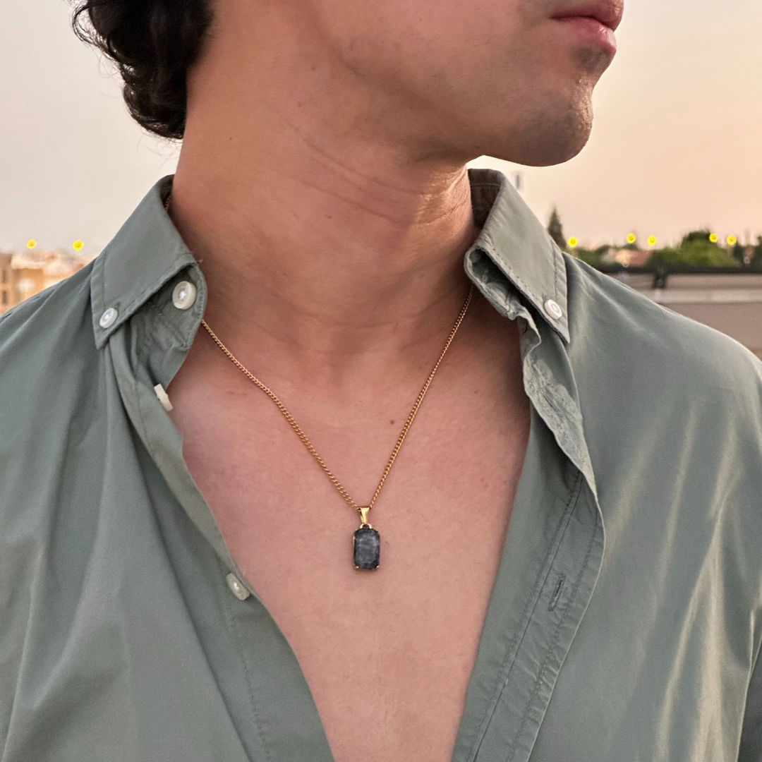 Void Spectrolite Pendant Gold