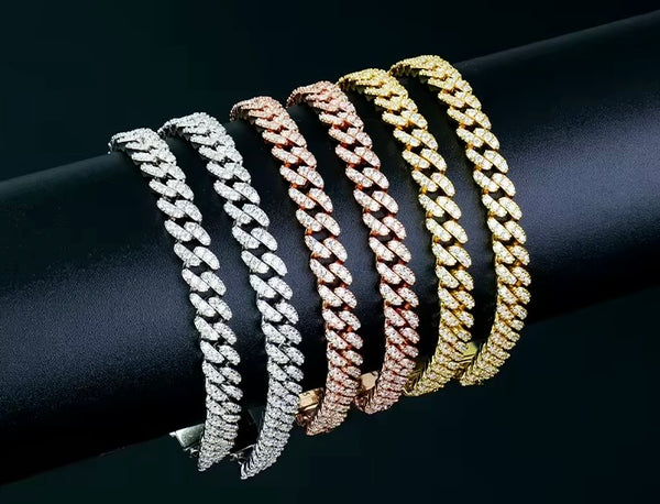 Corvanni Frosted Cuban Linked Bracelet