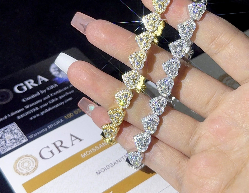 Corvanni Heart Link Bracelet