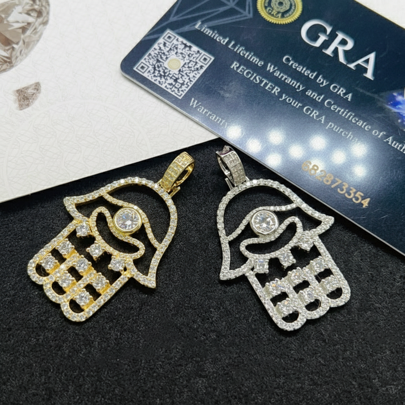 Corvanni Hamsa Pendant