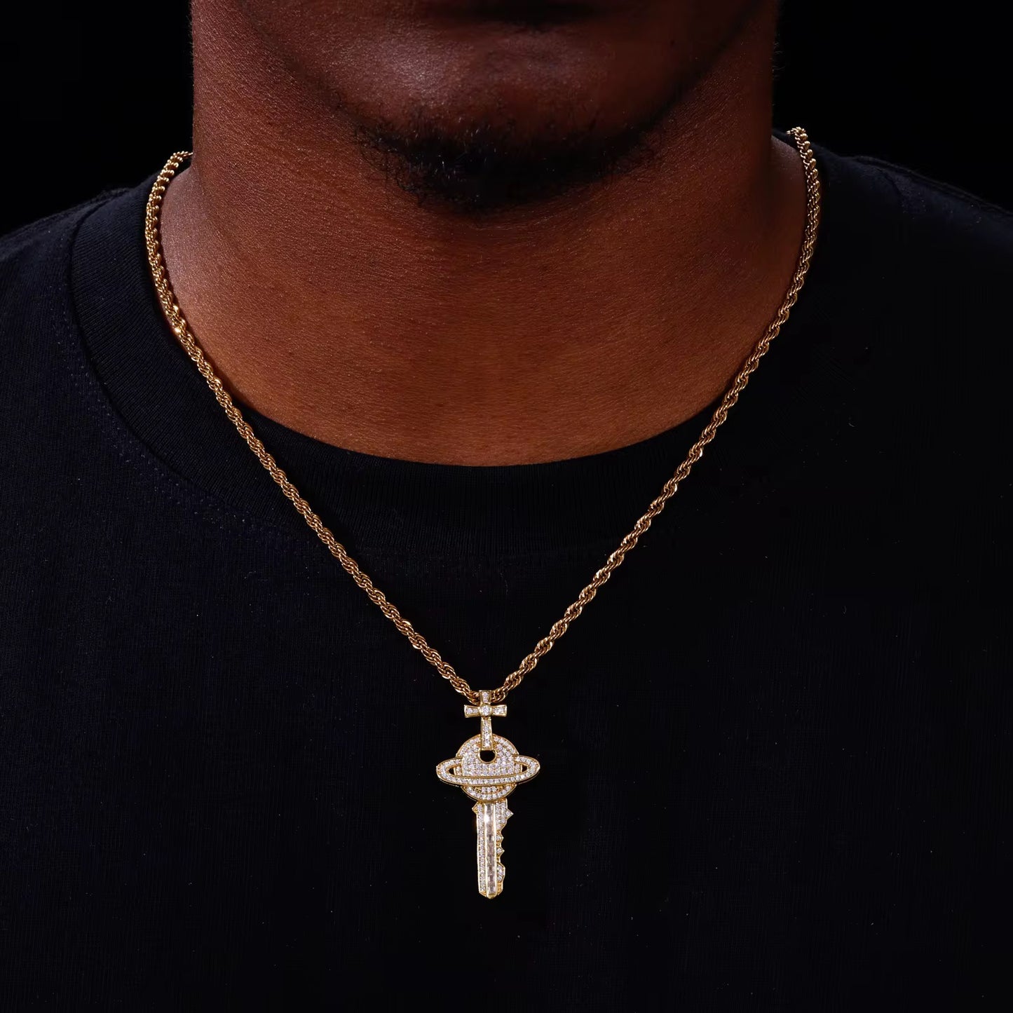 Orbit Key Pendant Gold