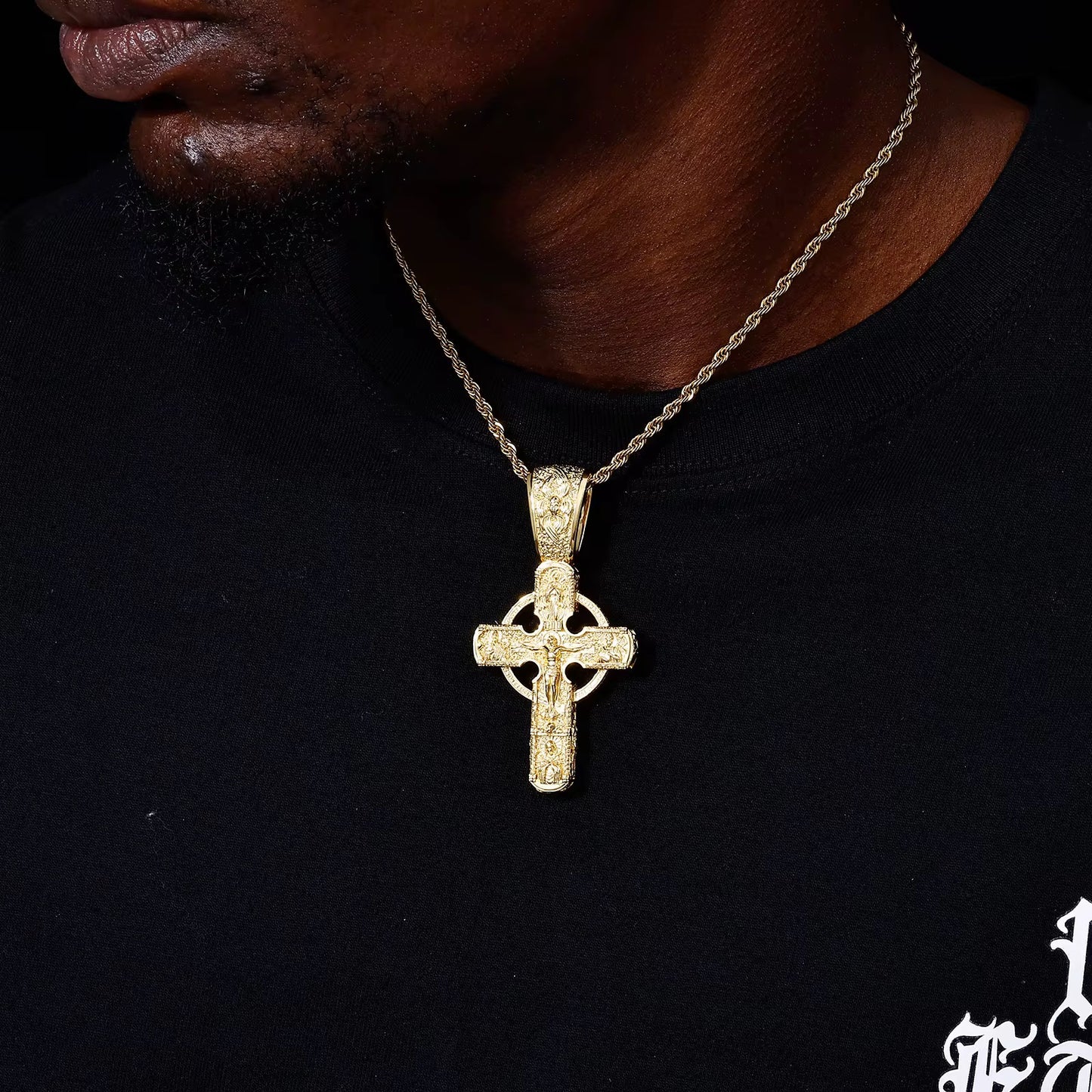 Sanctum Cross Pendant Gold